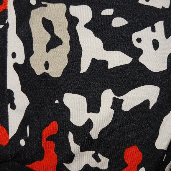 “Calvin Klein” V-Neck Blouse Size Small - Picture 8 of 13